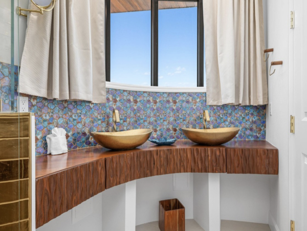Anna Maria Island Four Bedroom Florida On The Beach!